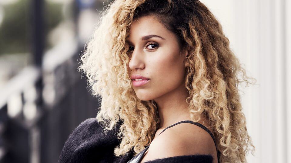 Raye Biography Age, Family, Songs, Net Worth & Pictures 360dopes